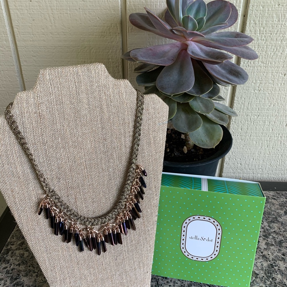 Stella & DotBora Fringe Necklace Gift Box 50% Off